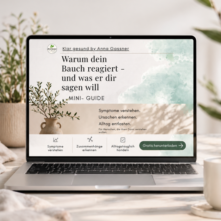 Laptop mit einer Website über Bauchreaktionen und Gesundheitsthemen.